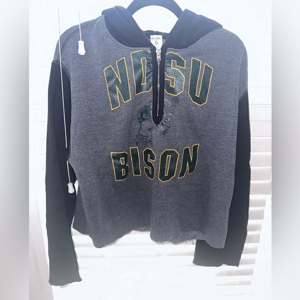 RE/DONE | NWTs NDSU North Dakota State 90s Upcycled Cropped Hoodie Size XS/Small